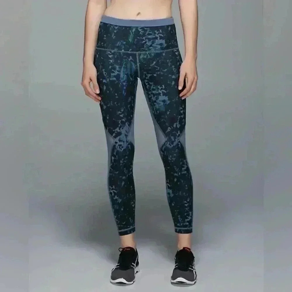 LULULEMON Running in the City Tight Floral leggings sz 8 - Picture 1 of 4